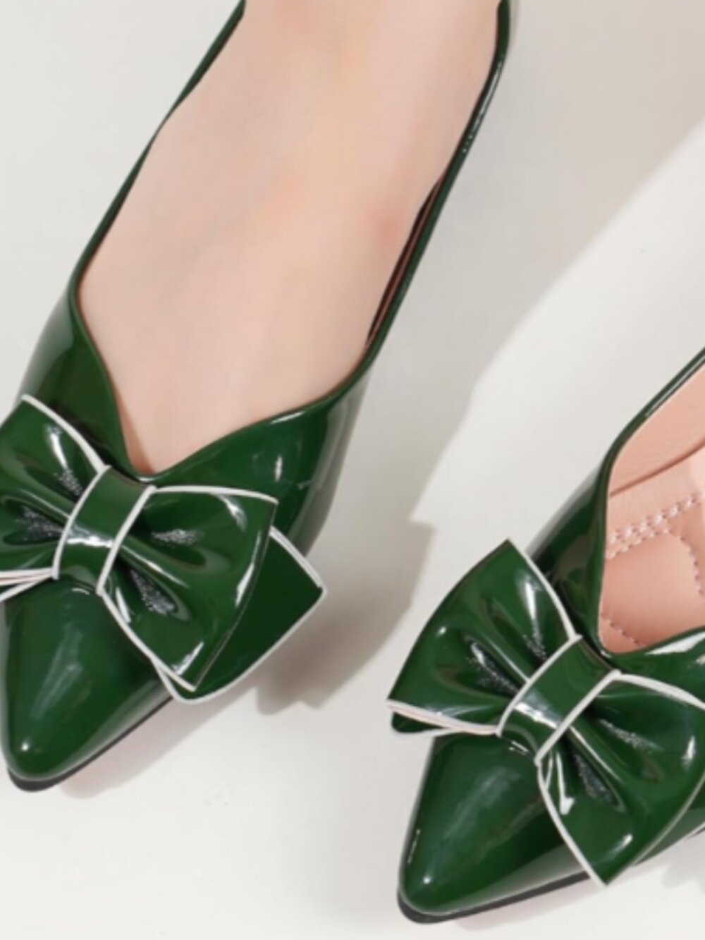 Cutest Green Close Toe Flats for Women Size 8